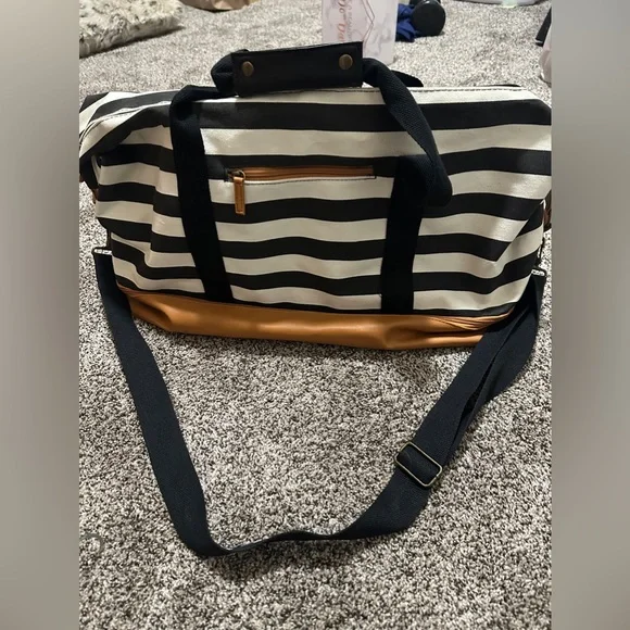 DSW Large travel bag with bottom zip compartment - Picture 3 of 8